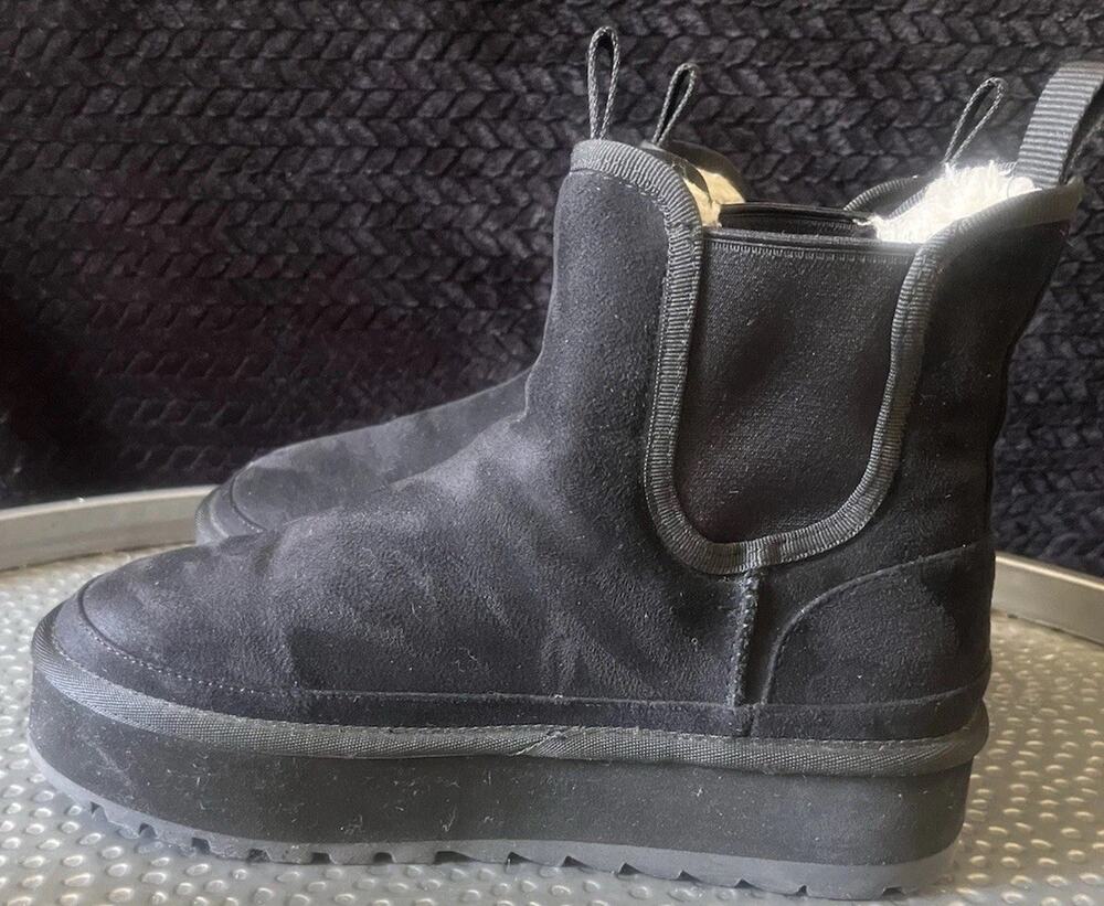 Women's Bacia Chelsea Lug Sole Fall/Winter Black Boots Size 8.5